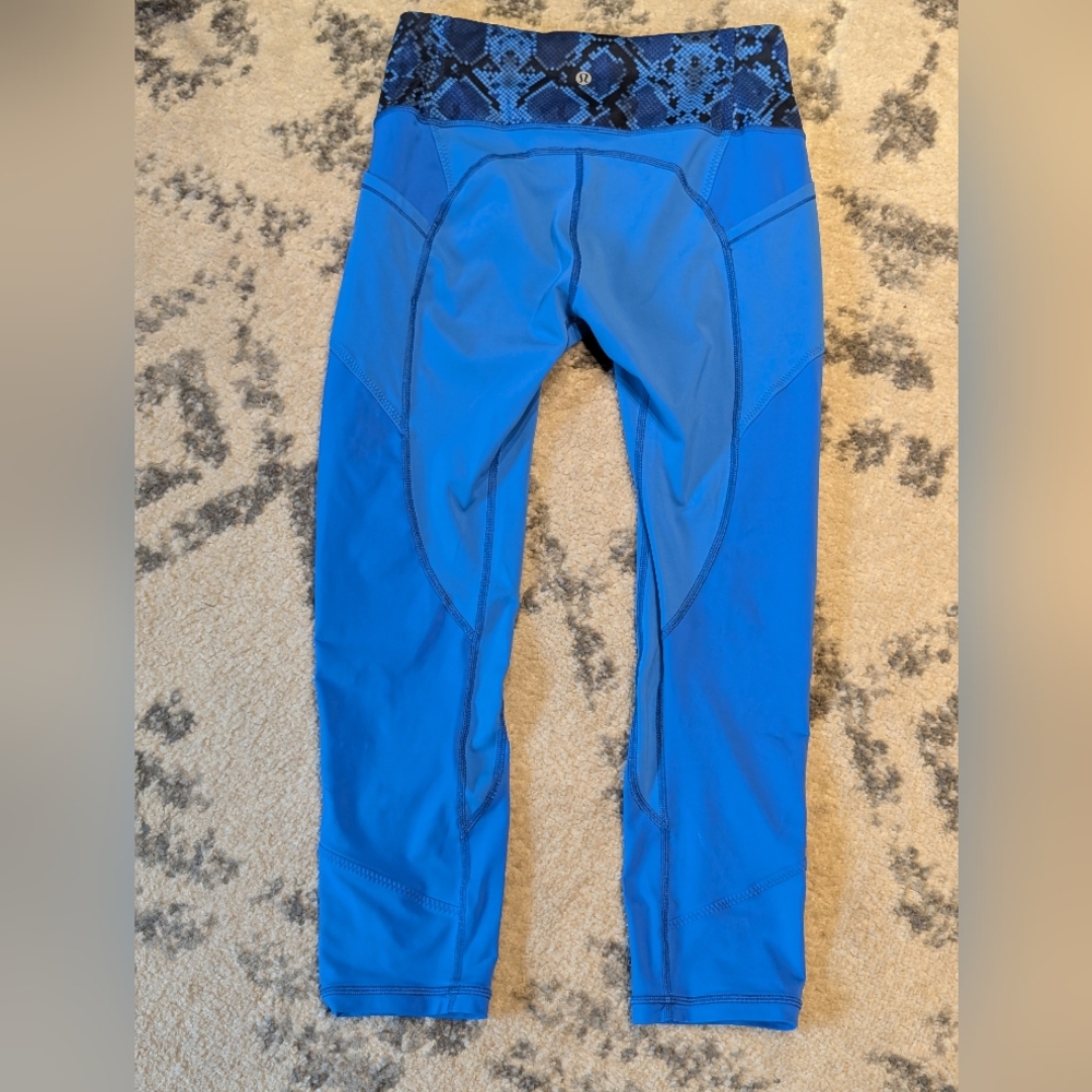 NWOT Lululemon All The Right Places Crop – Size 8 – Pipe Dream Blue Snake - Picture 2 of 5